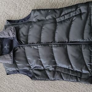 Lands end women XS down vest